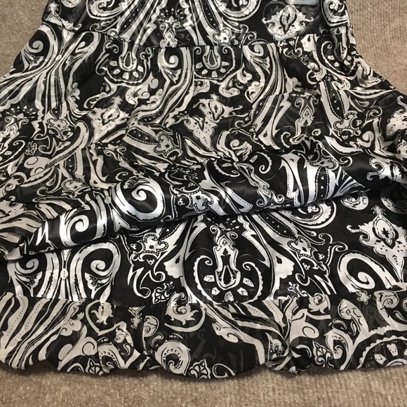 WHITE HOUSE/BLACK MARKET FLOUNCE BUBBLE SKIRT SZ 4 - Picture 4 of 5